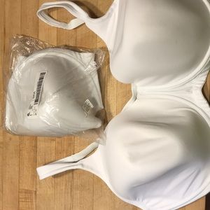 NWT Leading Lady seamless microfiber bra 50C